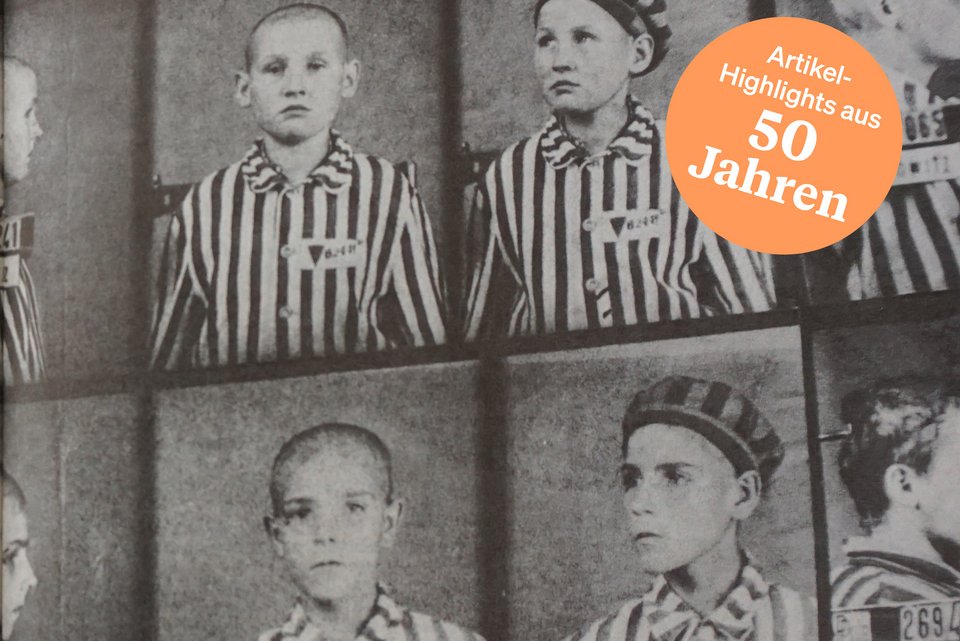 Das schwarz-weiß Foto zeigt Kinder in gestreiften Hemden, die im KZ Auschwitz als Zwillinge Teil von grausamen Experimenten von SS-Arzt Josef Mengele wurden.